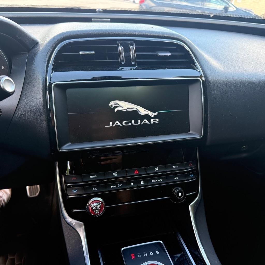 Jaguar XE 25t 2019