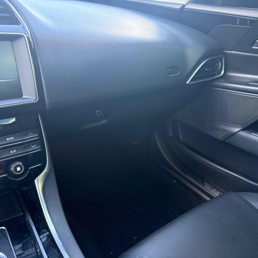 Jaguar XE 25t 2019