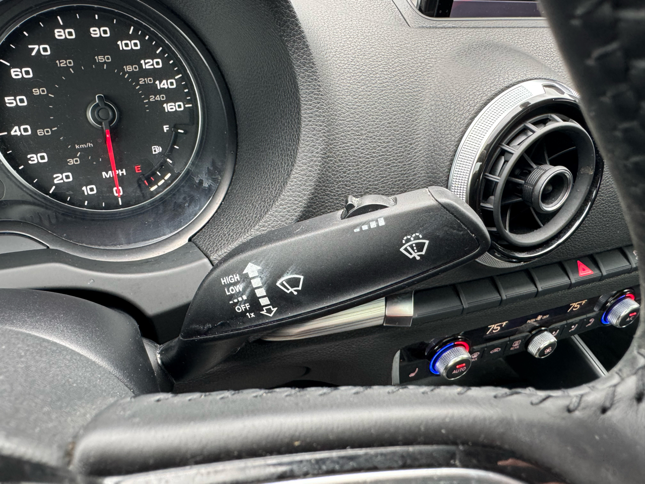 Audi A3 4dr Sdn quattro 2.0T Premium Plus 2015 Audi A3 4dr Sdn quattro 2.0T Premium Plus 2015