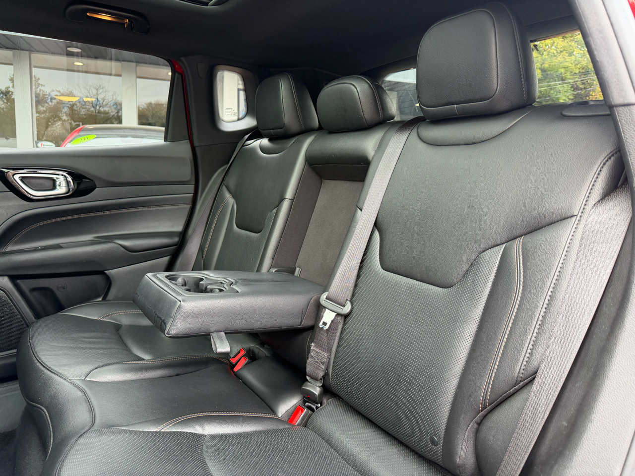 Jeep Compass (RED) Edition 4x4 2022 Jeep Compass (RED) Edition 4x4 2022