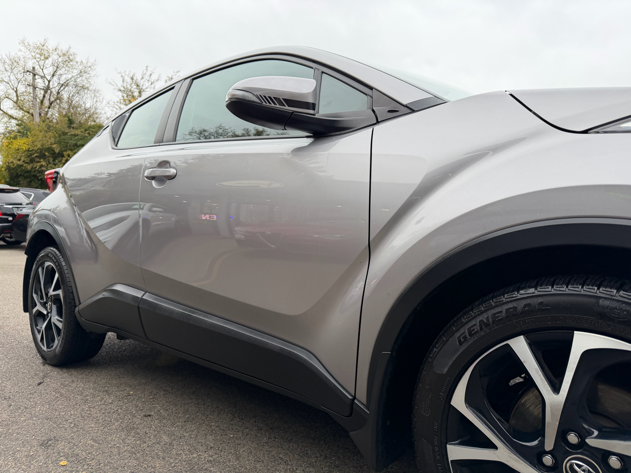 Toyota C-HR XLE FWD (Natl) 2018 Toyota C-HR XLE FWD (Natl) 2018