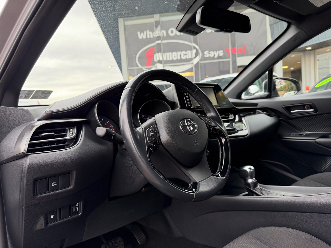 Toyota C-HR XLE FWD (Natl) 2018 Toyota C-HR XLE FWD (Natl) 2018