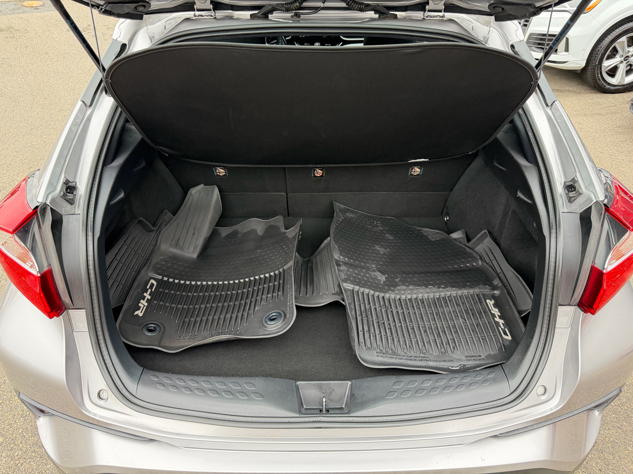 Toyota C-HR XLE FWD (Natl) 2018 Toyota C-HR XLE FWD (Natl) 2018