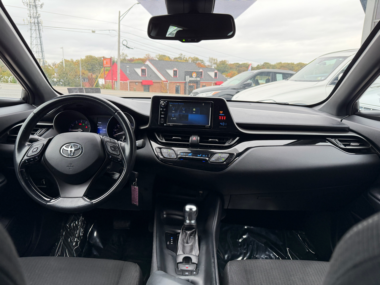 Toyota C-HR XLE FWD (Natl) 2018 Toyota C-HR XLE FWD (Natl) 2018