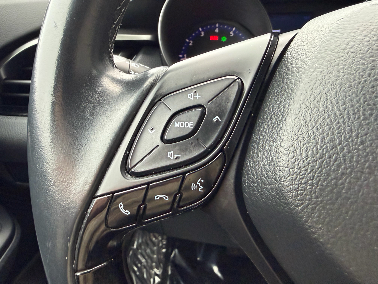 Toyota C-HR XLE FWD (Natl) 2018 Toyota C-HR XLE FWD (Natl) 2018