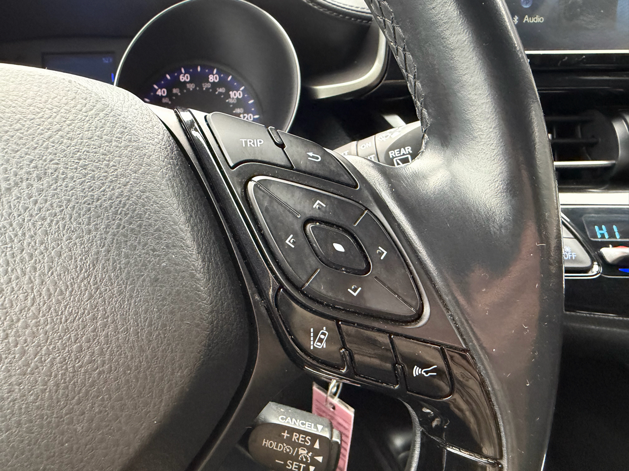 Toyota C-HR XLE FWD (Natl) 2018 Toyota C-HR XLE FWD (Natl) 2018