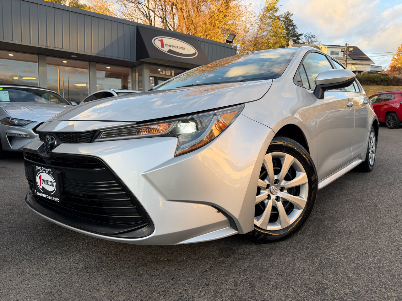 2023 Toyota Corolla LE photo 2