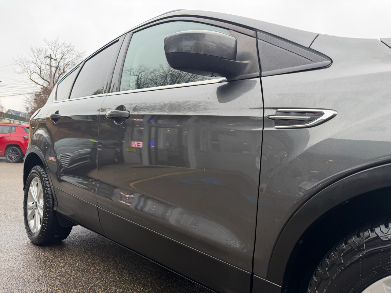 2018 Ford Escape SE photo 2