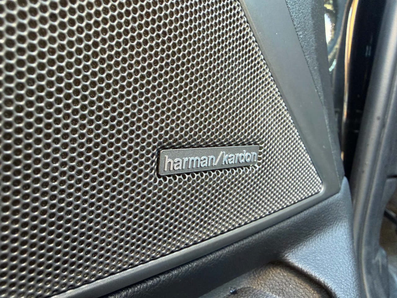 BMW 3 Series 330i xDrive Sedan 2019