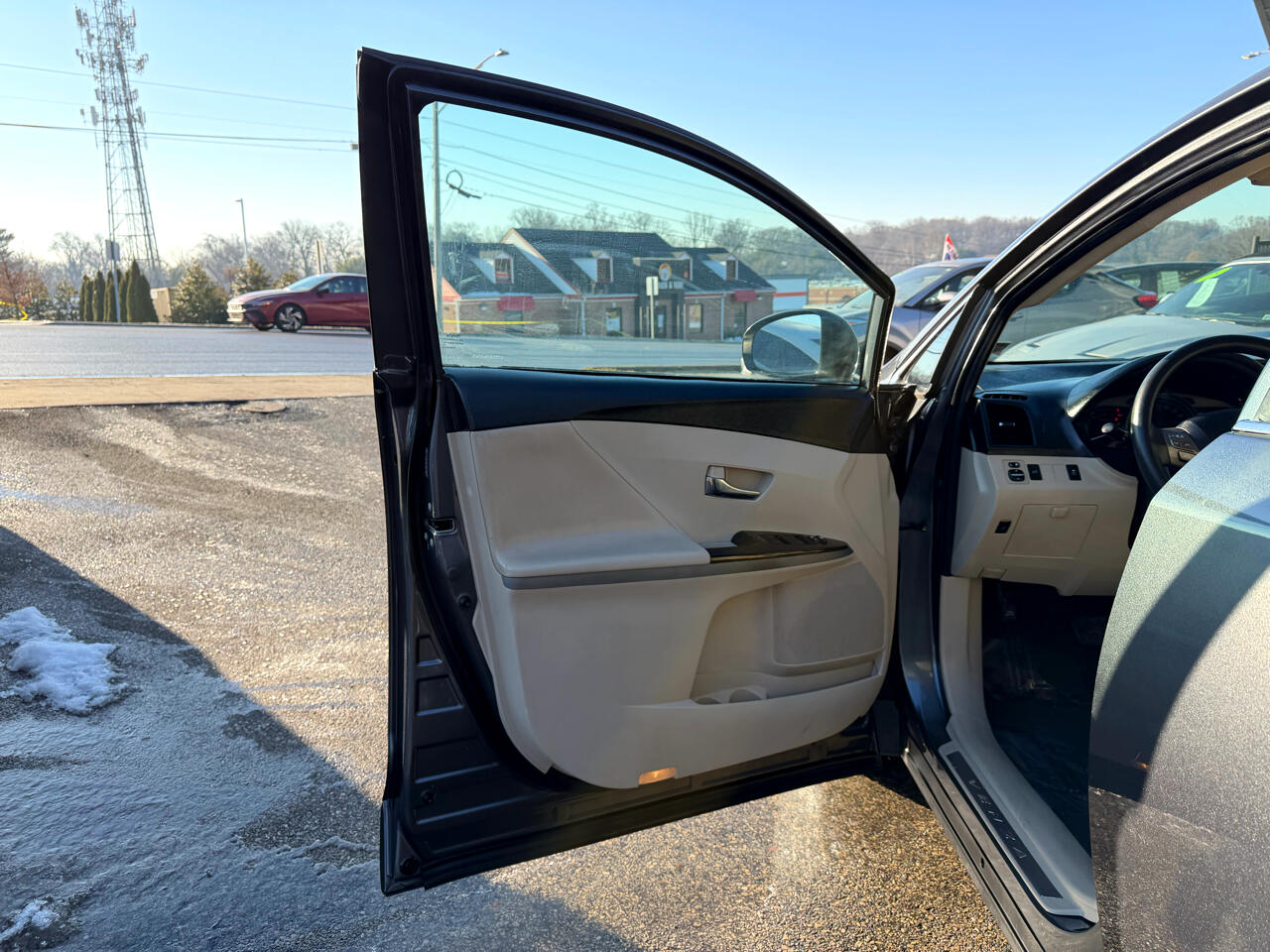 Toyota Venza 4dr Wgn V6 FWD (Natl) 2011