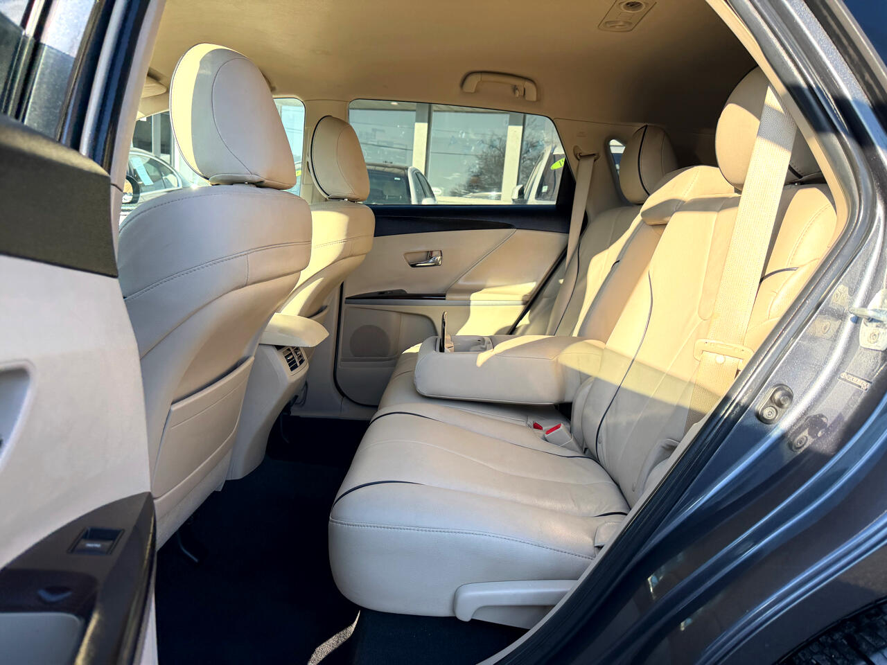 Toyota Venza 4dr Wgn V6 FWD (Natl) 2011