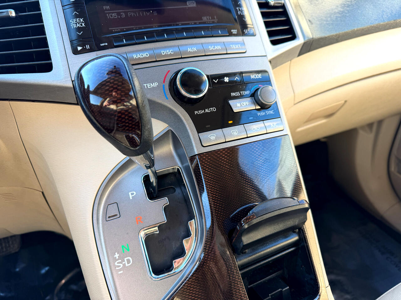 Toyota Venza 4dr Wgn V6 FWD (Natl) 2011