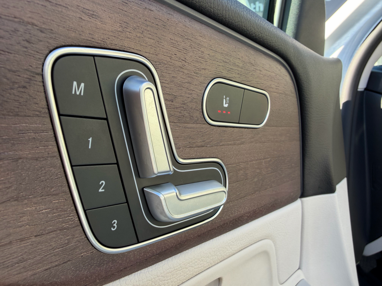 Mercedes-Benz GLB GLB 250 4MATIC SUV 2023