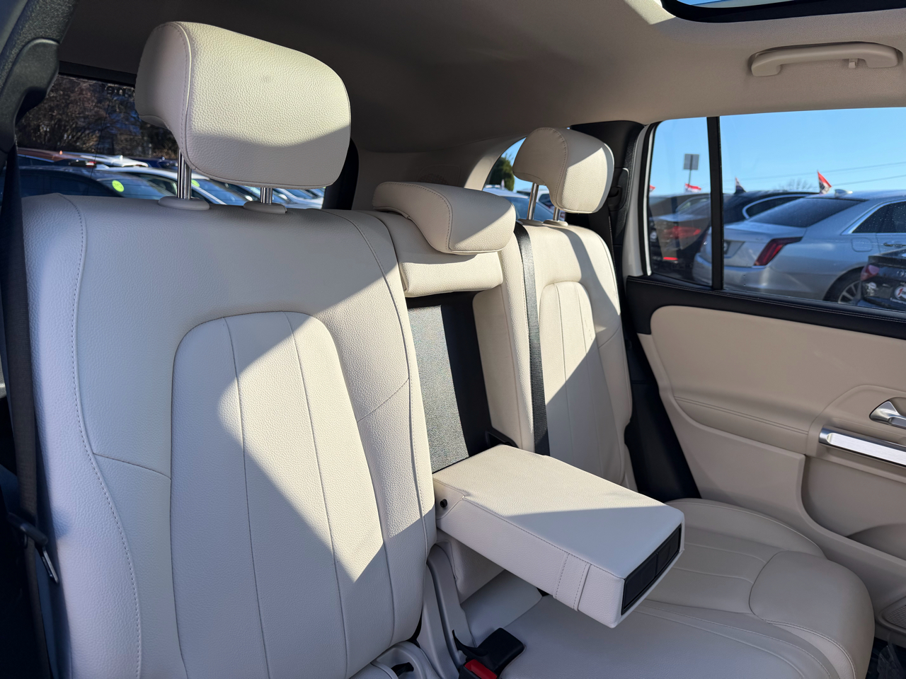 Mercedes-Benz GLB GLB 250 4MATIC SUV 2023