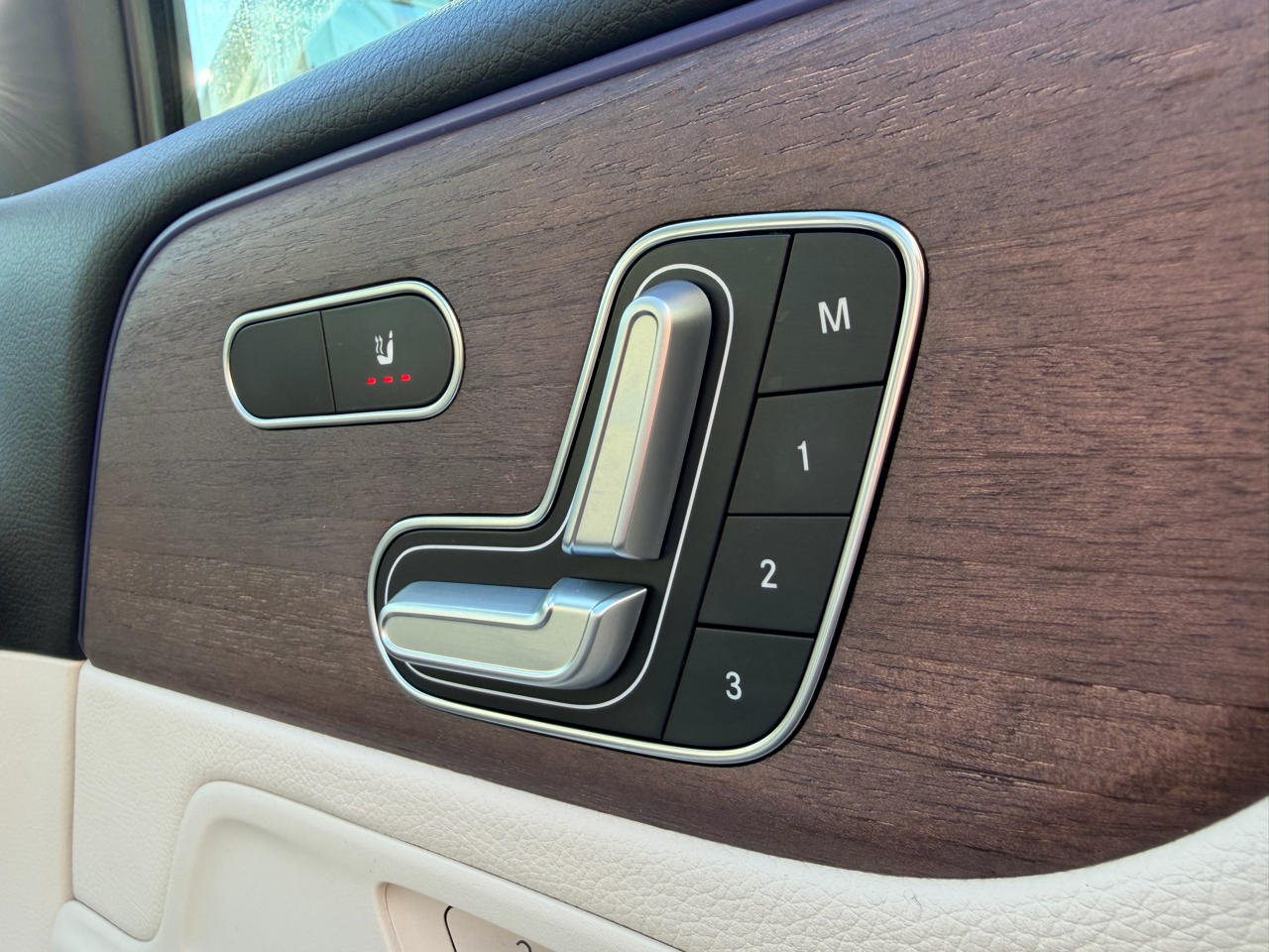 Mercedes-Benz GLB GLB 250 4MATIC SUV 2023