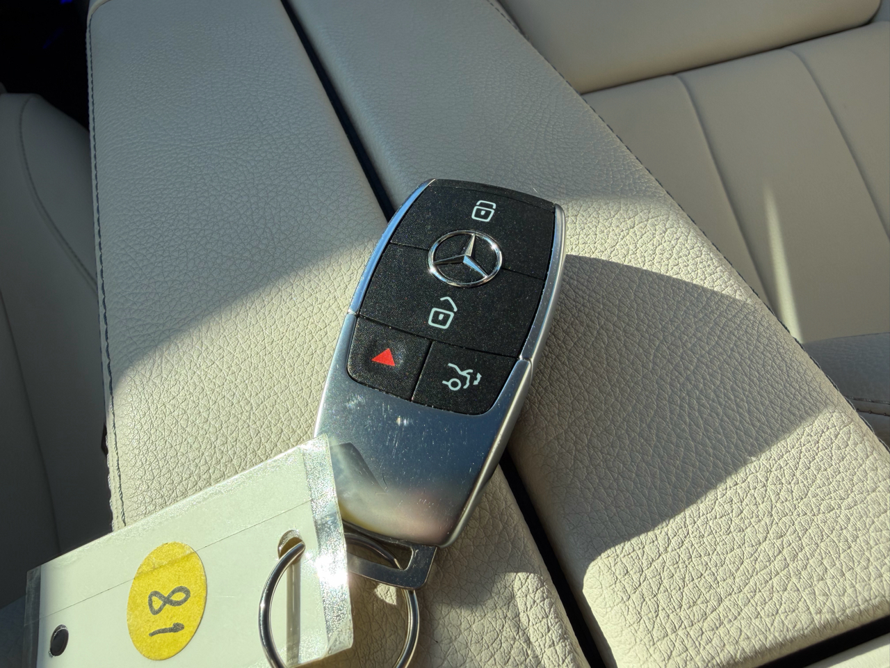 Mercedes-Benz GLB GLB 250 4MATIC SUV 2023