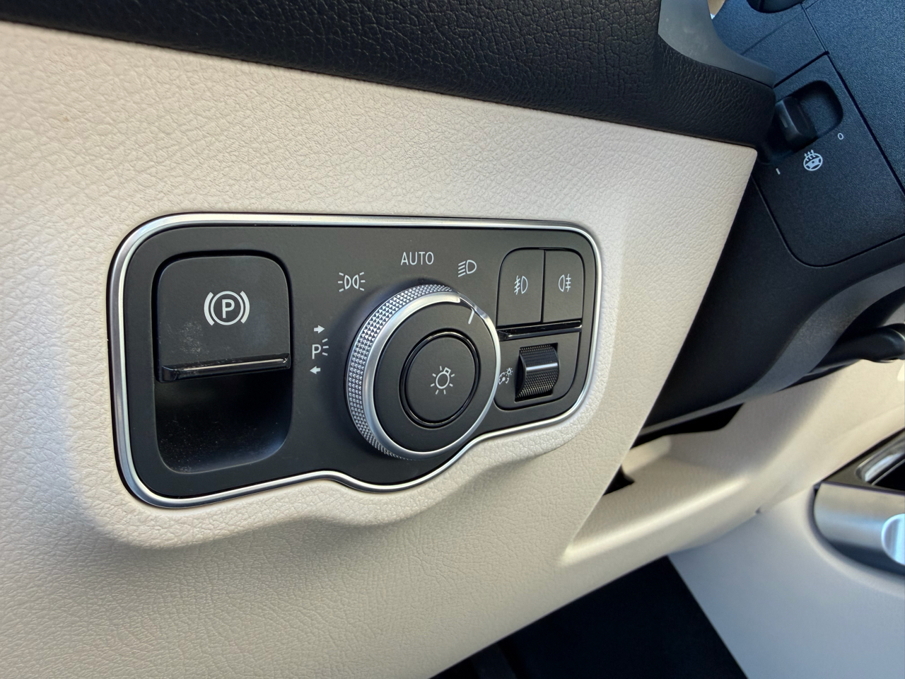 Mercedes-Benz GLB GLB 250 4MATIC SUV 2023