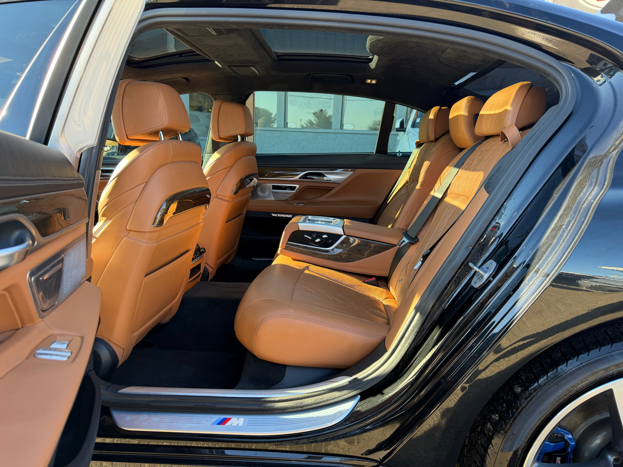 BMW 7 Series 4dr Sdn 750i xDrive AWD 2018