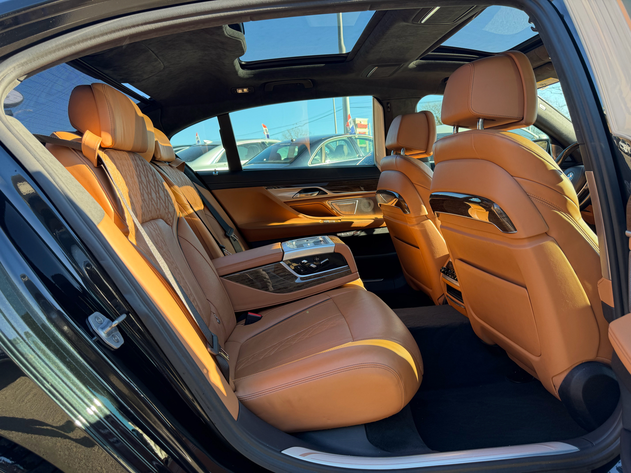 BMW 7 Series 4dr Sdn 750i xDrive AWD 2018