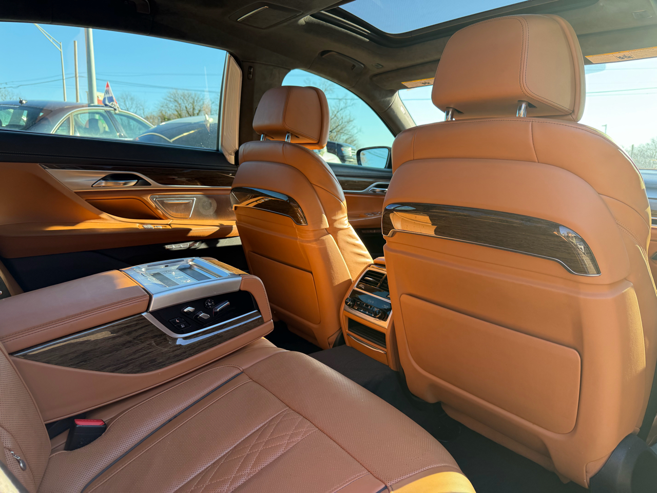 BMW 7 Series 4dr Sdn 750i xDrive AWD 2018