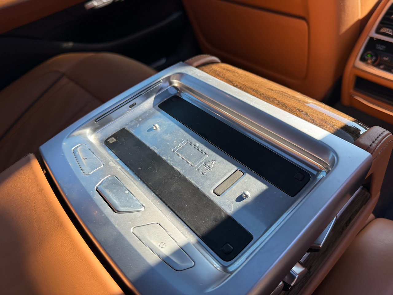 BMW 7 Series 4dr Sdn 750i xDrive AWD 2018