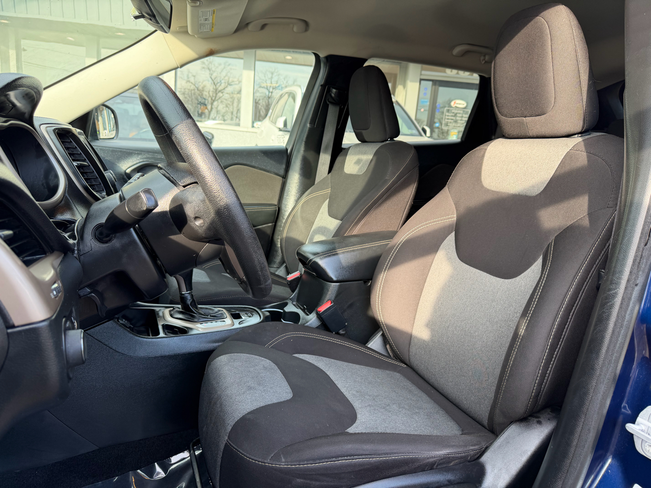 Jeep Cherokee FWD 4dr Sport 2016