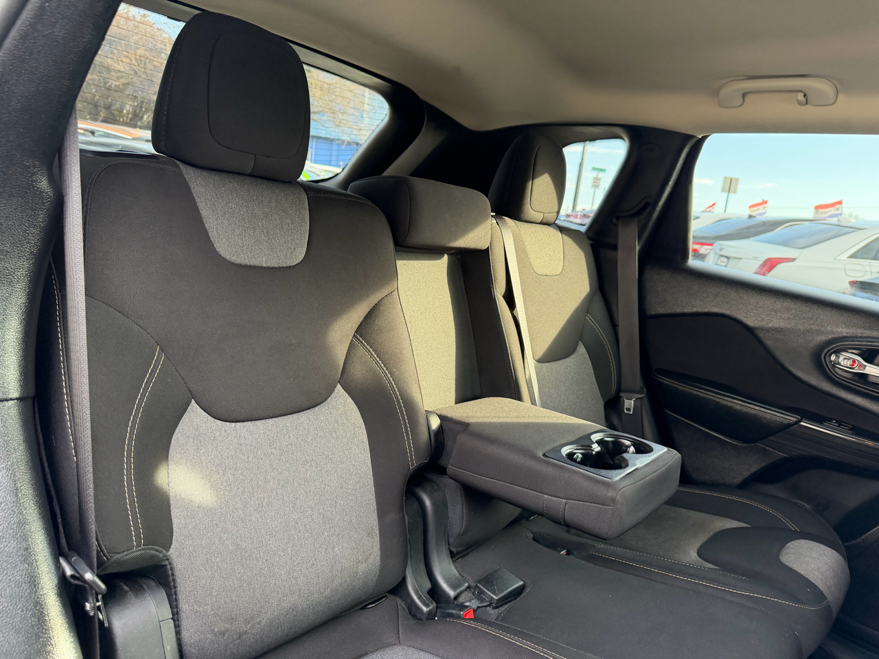 Jeep Cherokee FWD 4dr Sport 2016