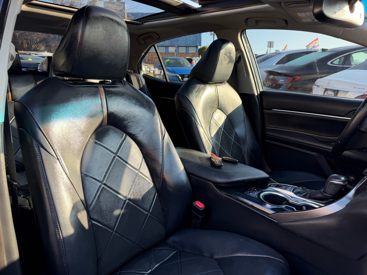 Toyota Camry XLE Auto (Natl) 2018