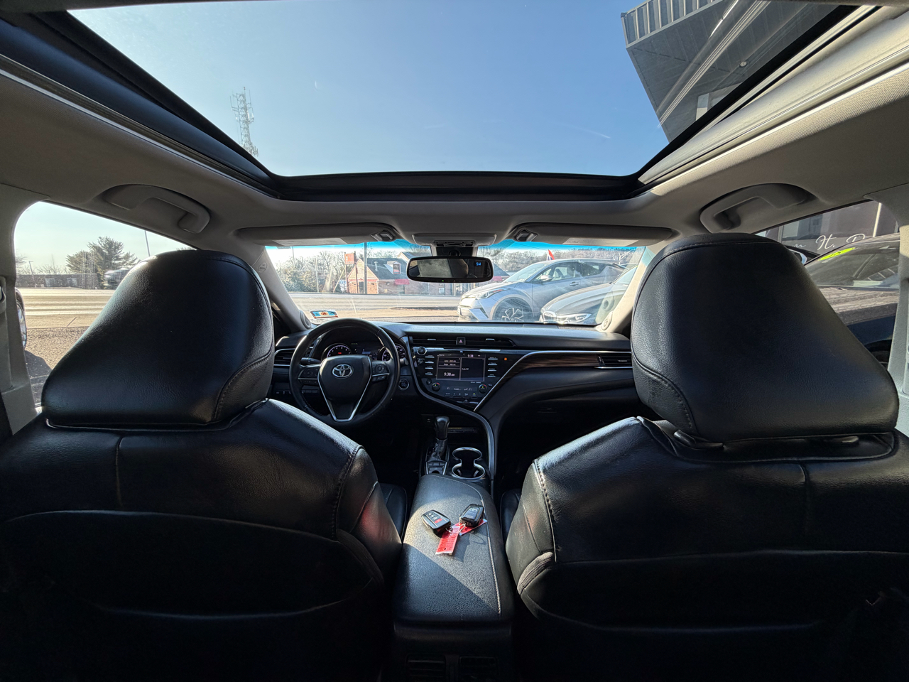 Toyota Camry XLE Auto (Natl) 2018