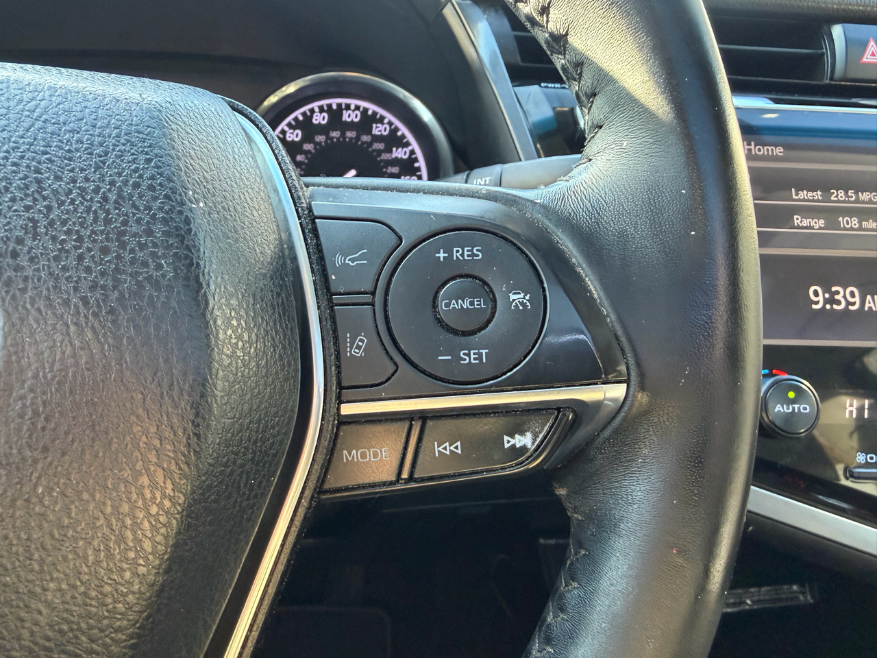 Toyota Camry XLE Auto (Natl) 2018