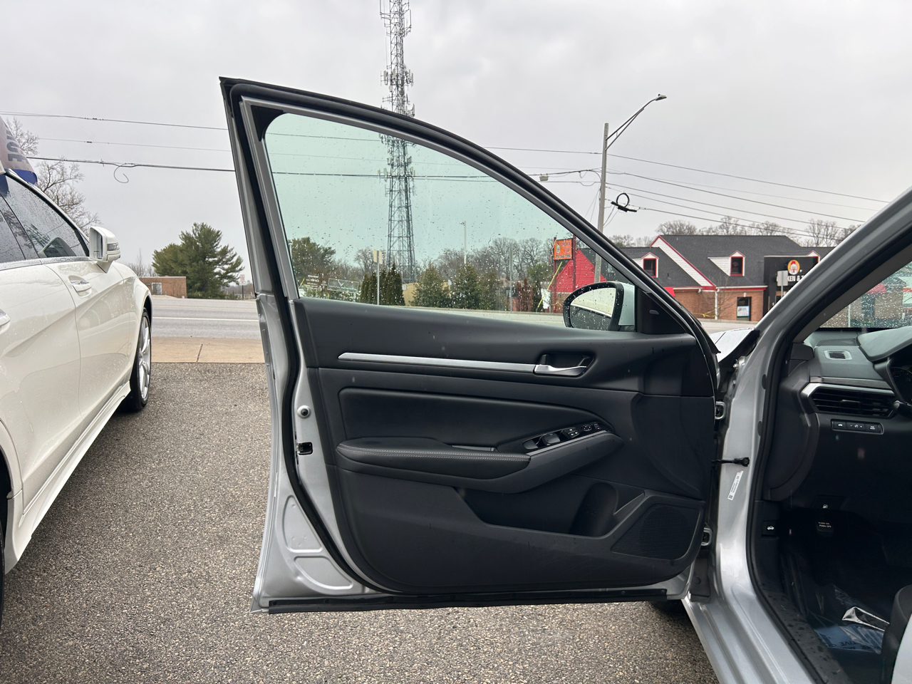 Nissan Altima 2.5 SV Sedan 2023