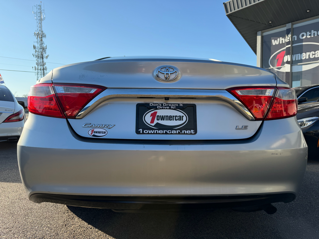 Toyota Camry 4dr Sdn I4 Auto LE (Natl) 2015