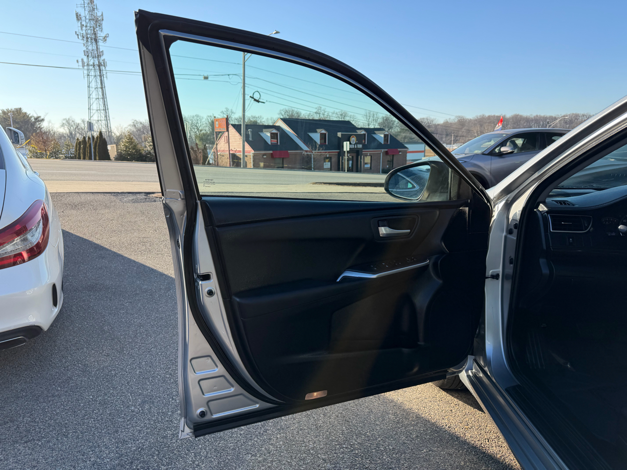 Toyota Camry 4dr Sdn I4 Auto LE (Natl) 2015