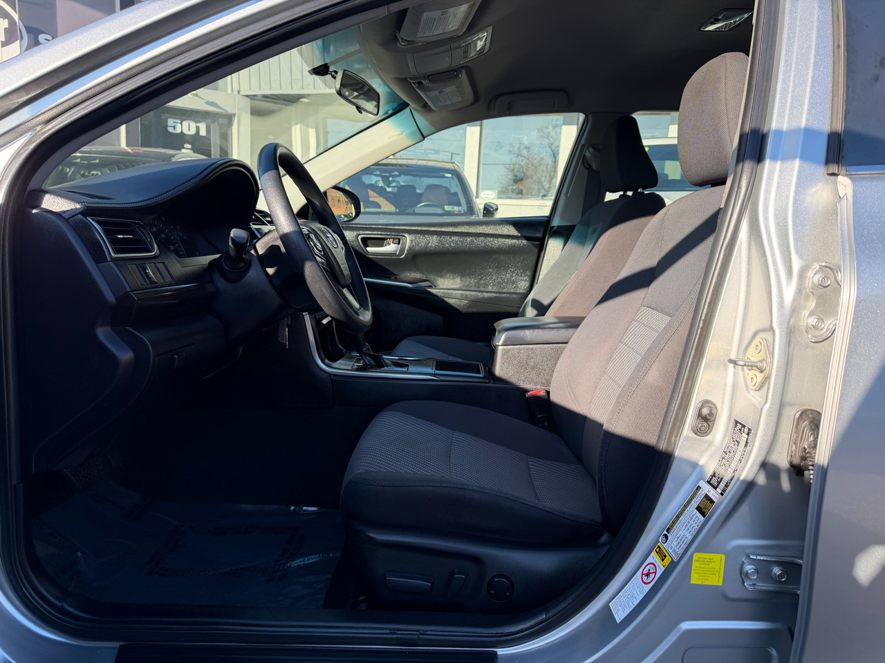 Toyota Camry 4dr Sdn I4 Auto LE (Natl) 2015