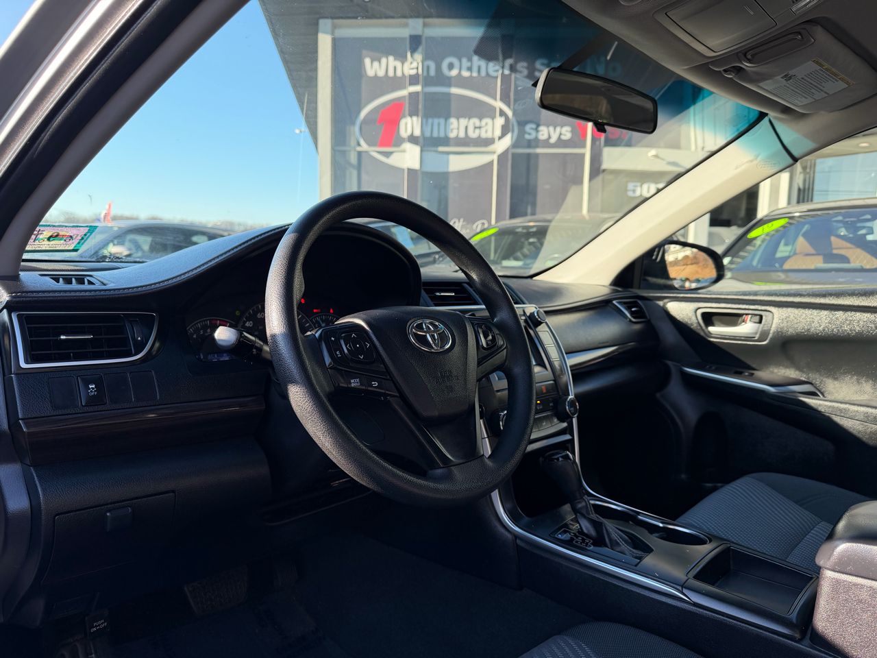 Toyota Camry 4dr Sdn I4 Auto LE (Natl) 2015