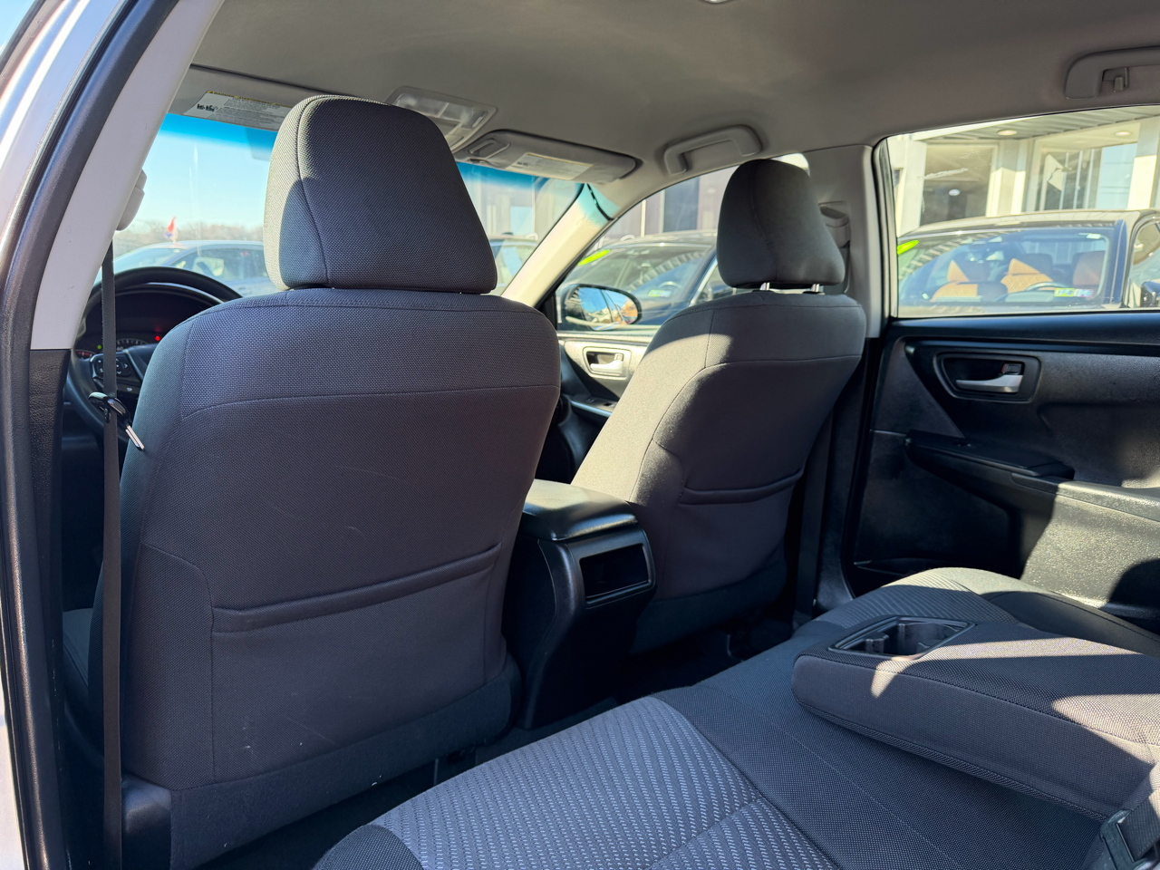 Toyota Camry 4dr Sdn I4 Auto LE (Natl) 2015