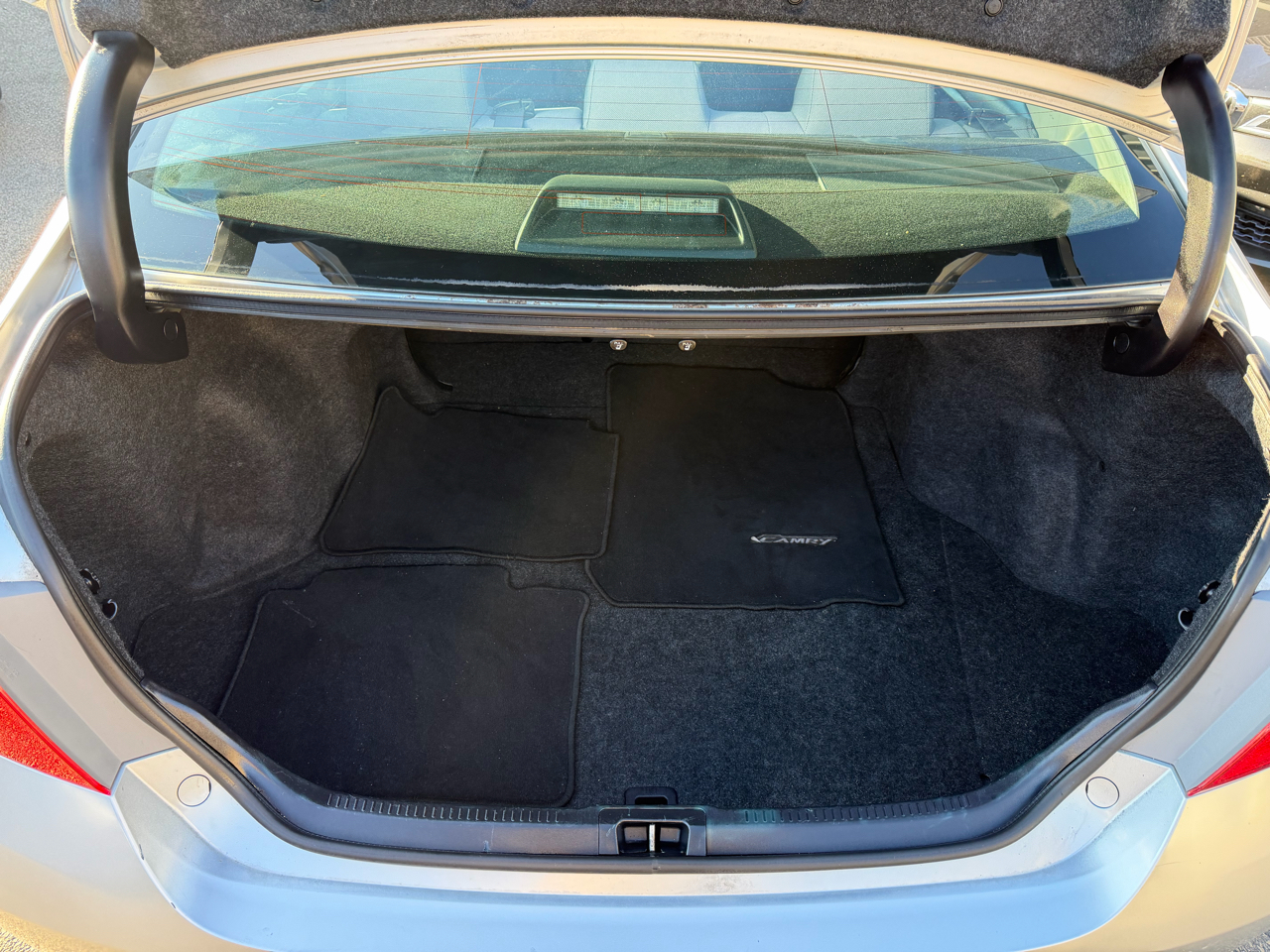 Toyota Camry 4dr Sdn I4 Auto LE (Natl) 2015