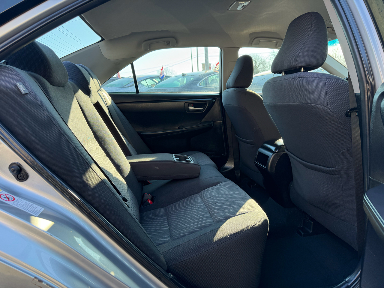 Toyota Camry 4dr Sdn I4 Auto LE (Natl) 2015