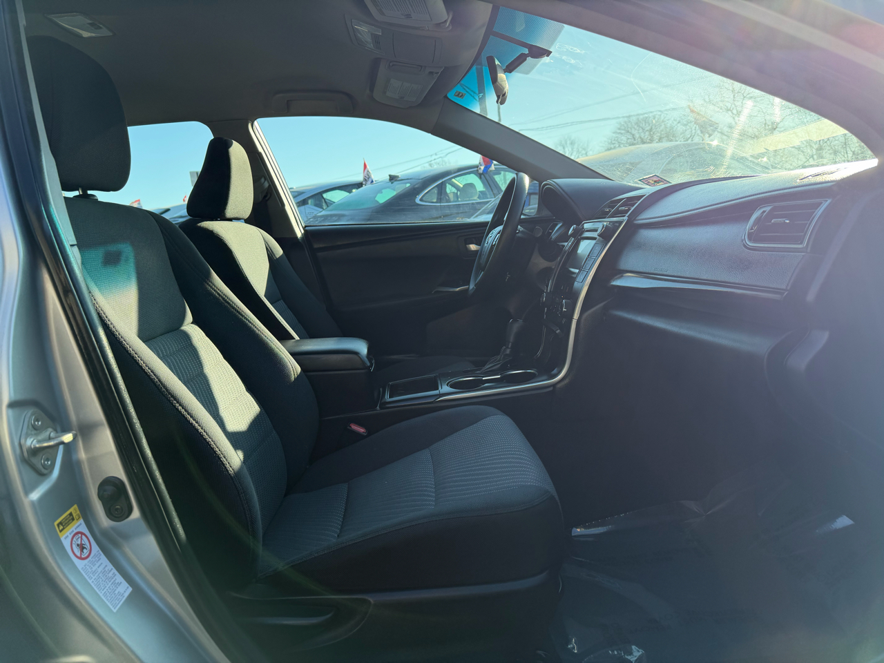 Toyota Camry 4dr Sdn I4 Auto LE (Natl) 2015