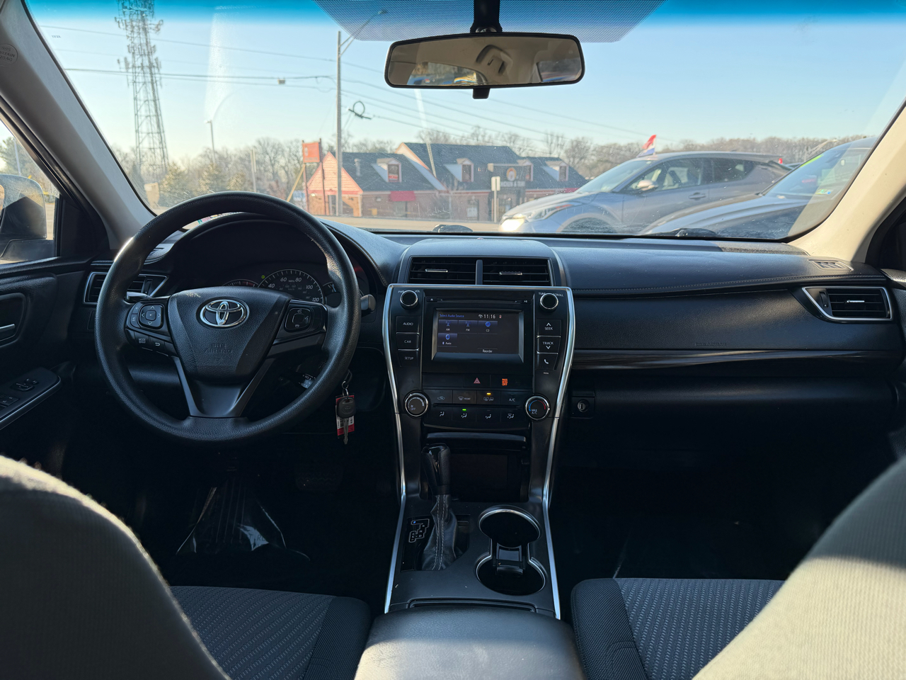 Toyota Camry 4dr Sdn I4 Auto LE (Natl) 2015