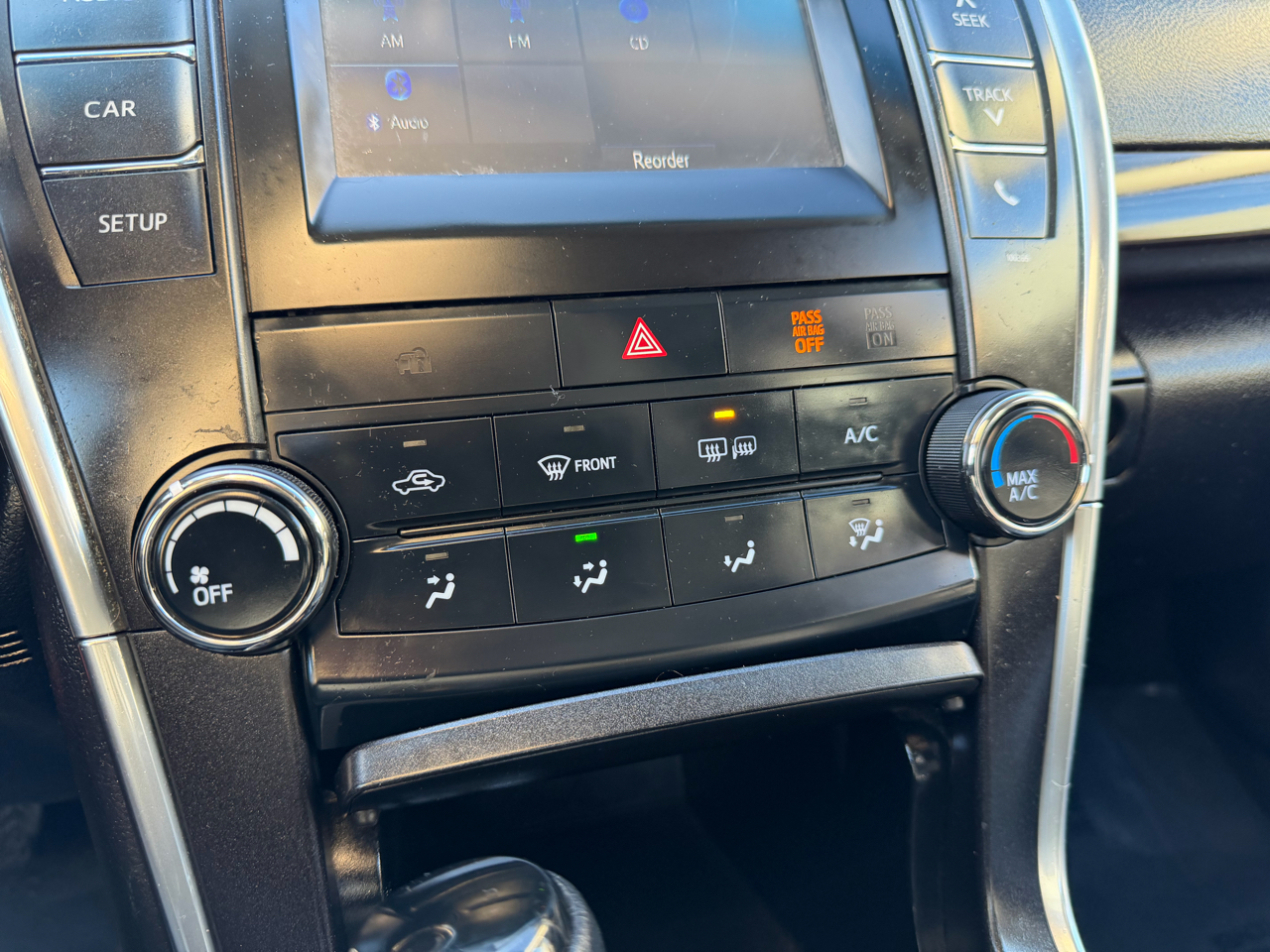 Toyota Camry 4dr Sdn I4 Auto LE (Natl) 2015