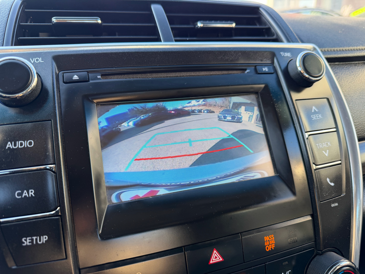 Toyota Camry 4dr Sdn I4 Auto LE (Natl) 2015