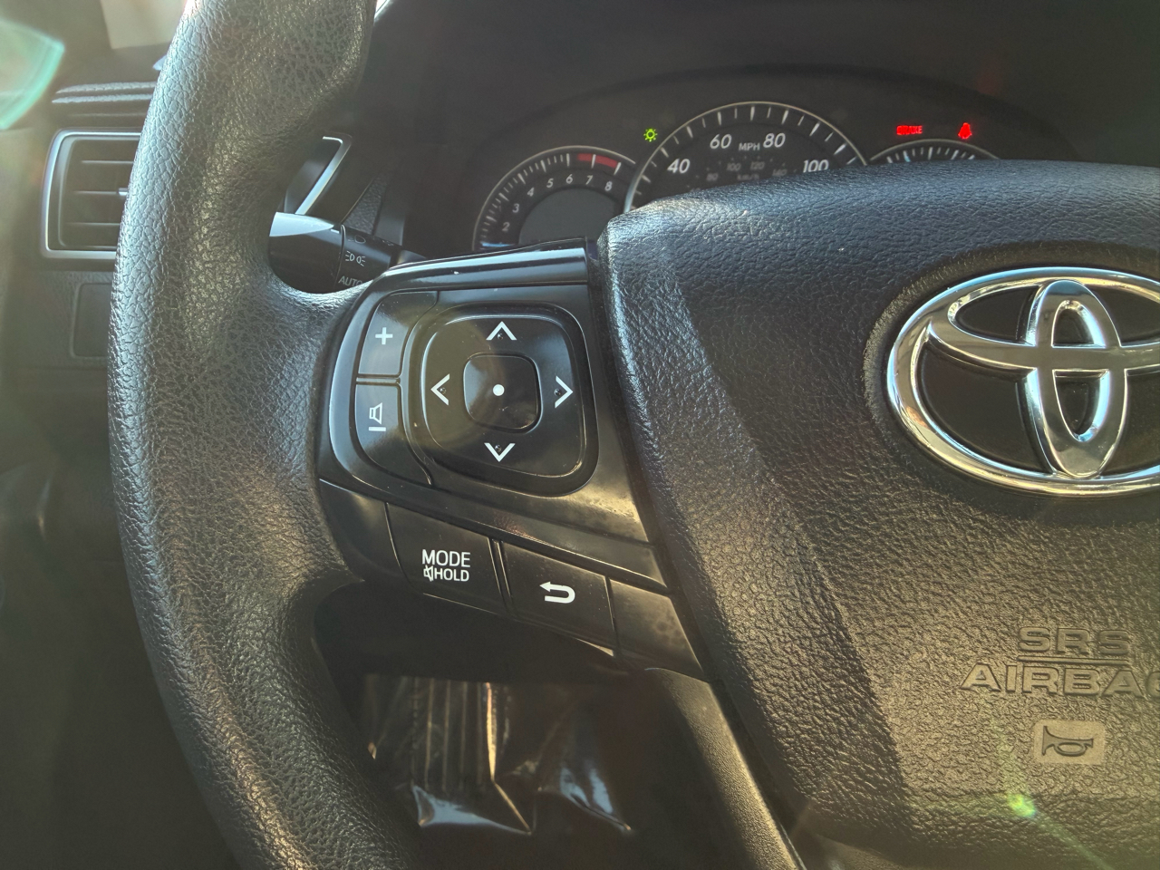 Toyota Camry 4dr Sdn I4 Auto LE (Natl) 2015