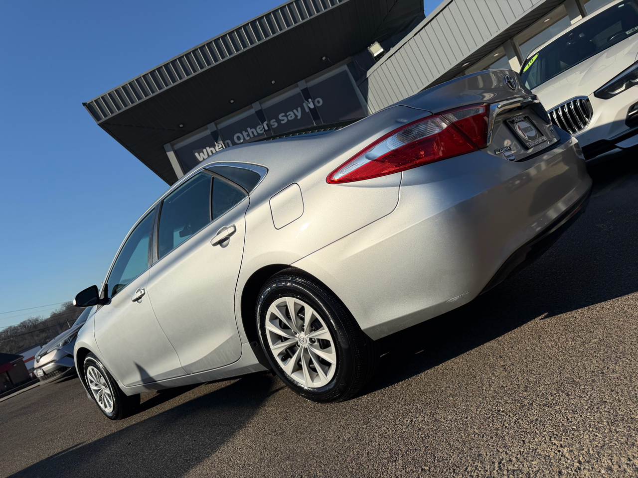Toyota Camry 4dr Sdn I4 Auto LE (Natl) 2015