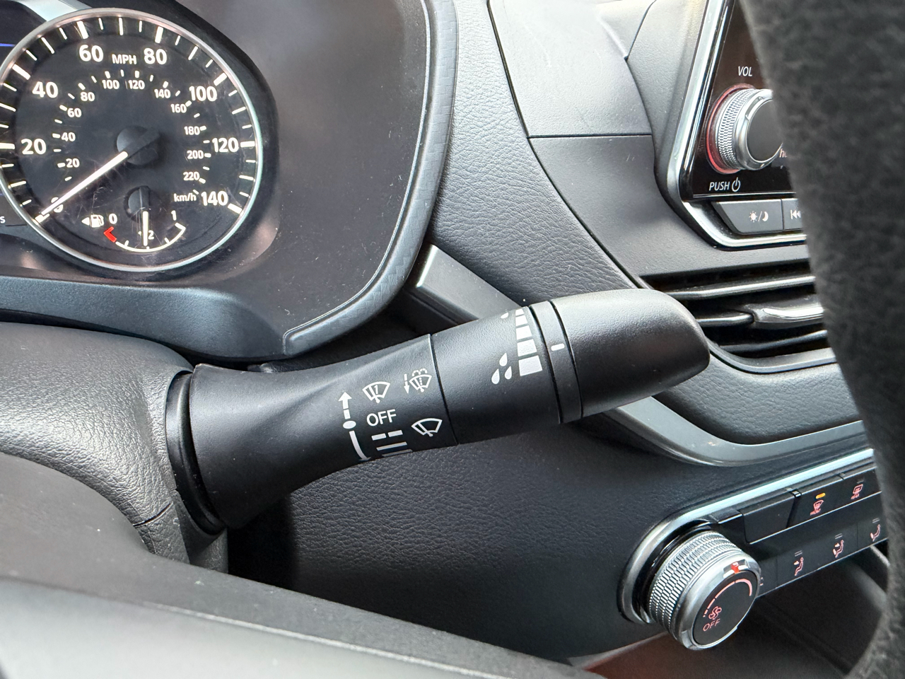 Nissan Altima 2.5 SV Sedan 2022