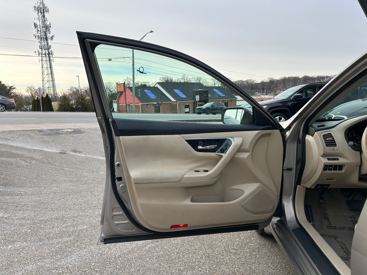 Nissan Altima 4dr Sdn I4 2.5 SV 2014