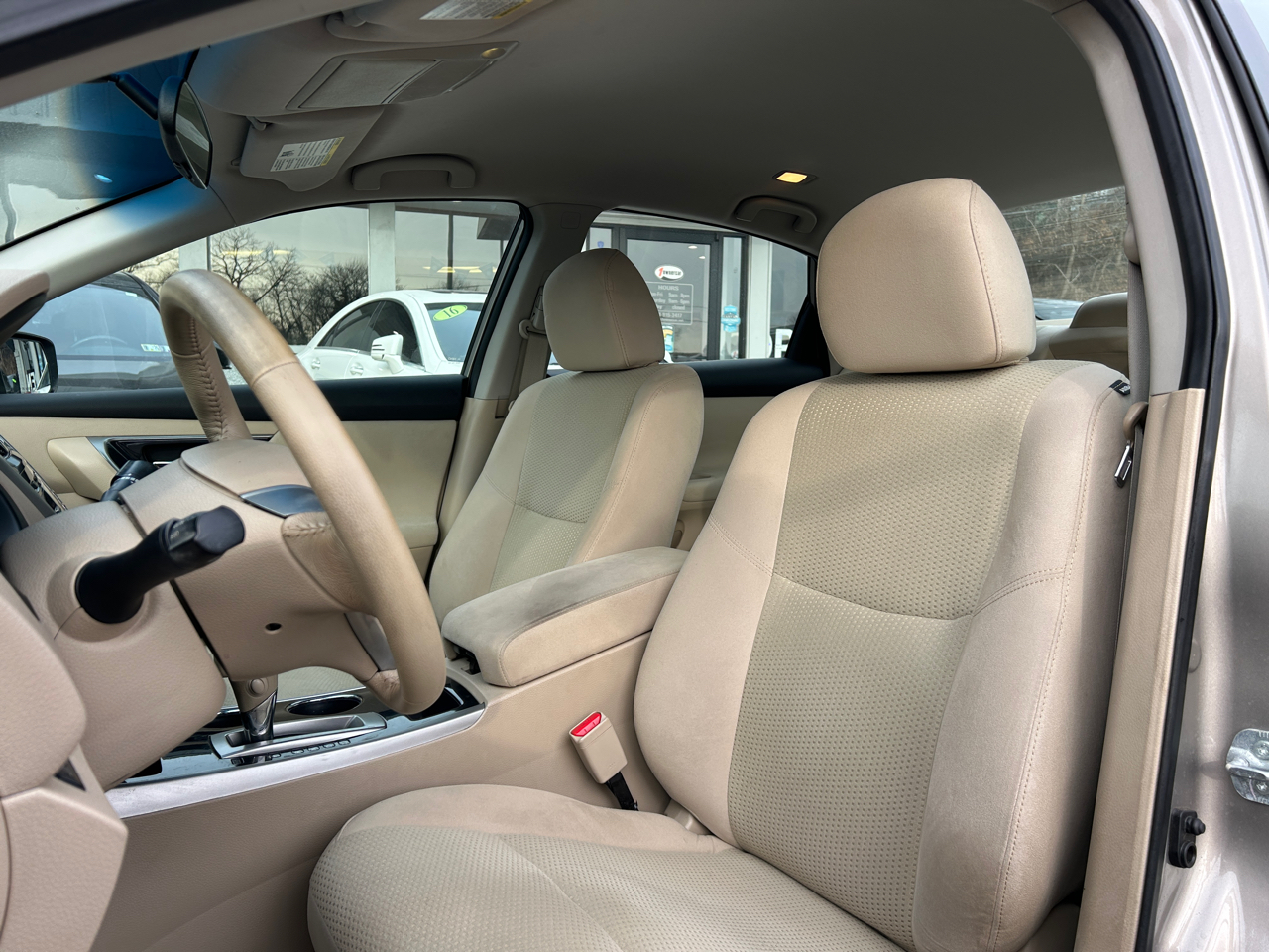 Nissan Altima 4dr Sdn I4 2.5 SV 2014