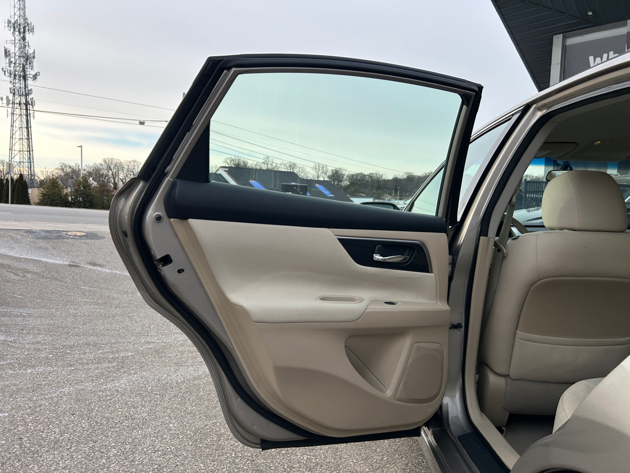 Nissan Altima 4dr Sdn I4 2.5 SV 2014