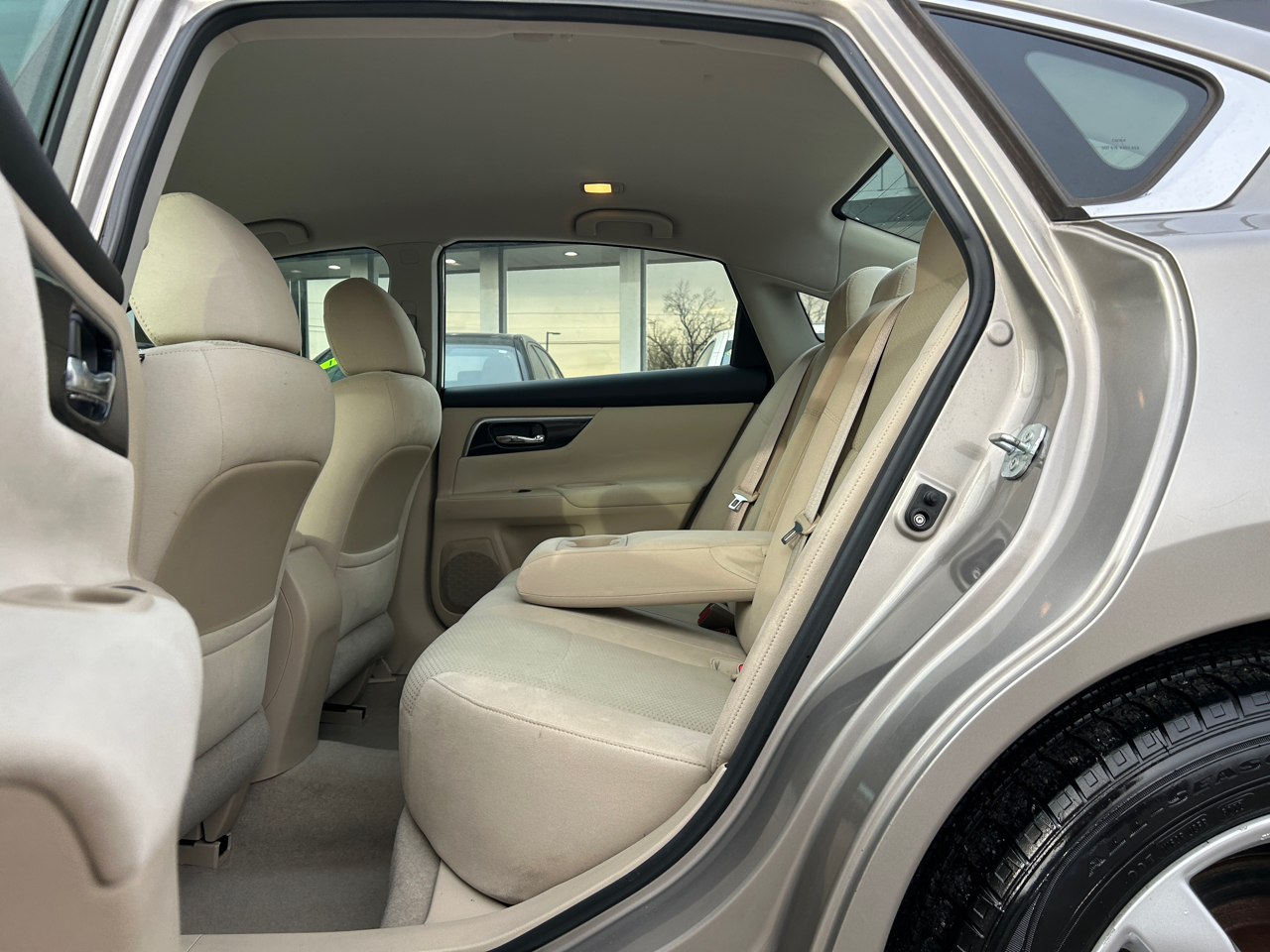 Nissan Altima 4dr Sdn I4 2.5 SV 2014