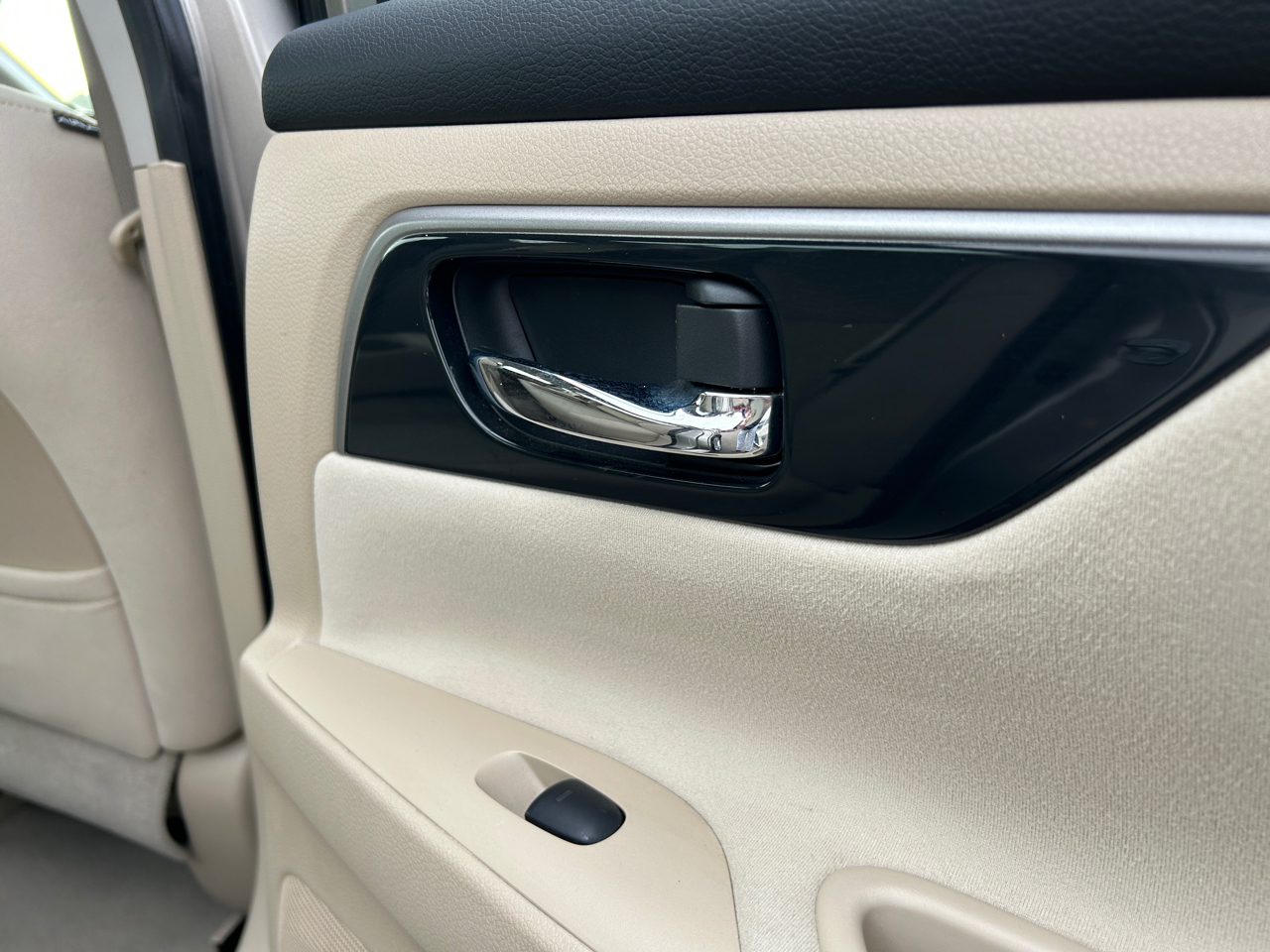 Nissan Altima 4dr Sdn I4 2.5 SV 2014